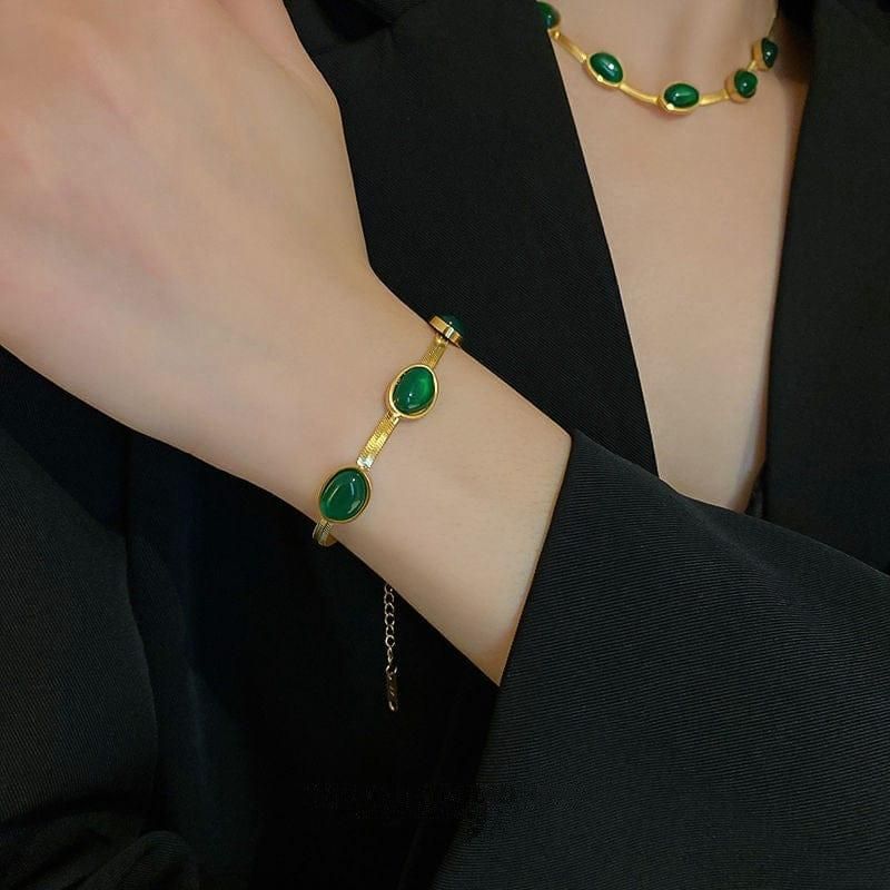 Oval Green Crystal Pendant Necklace Set With Bracelet - OwnzoKart